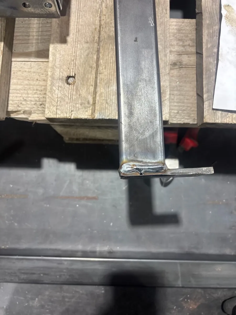 Pièce en tôle pliée et cisaillée sur mesure, atelier de pliage de Veauche, réalisation 7