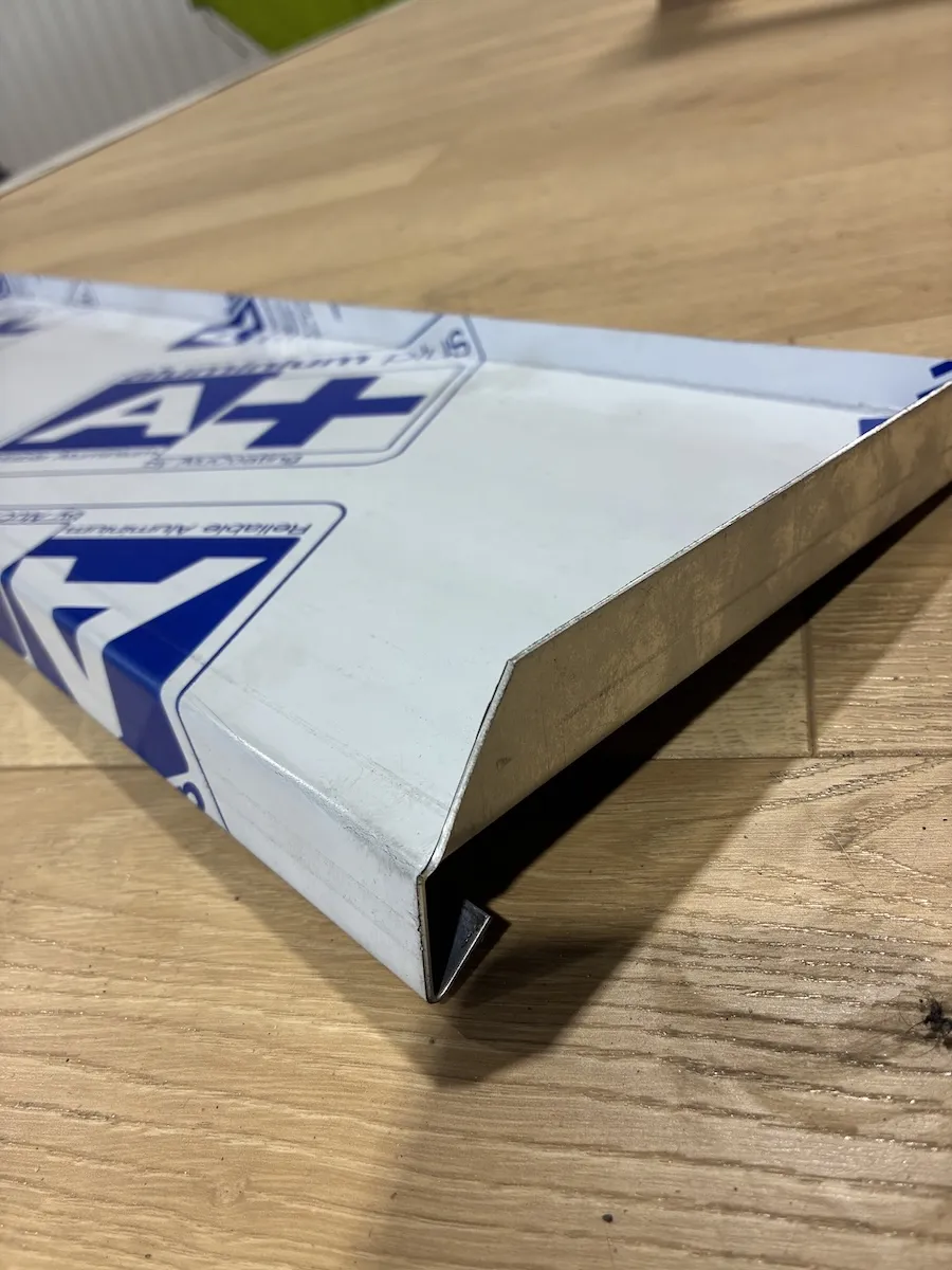 Pièce en tôle pliée et cisaillée sur mesure, atelier de pliage de Veauche, réalisation 29